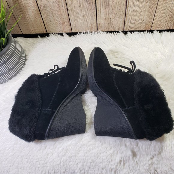 B. MAKOWSKY Women's Size 9m Black Solid Suede Wedges - Picture 6 of 11